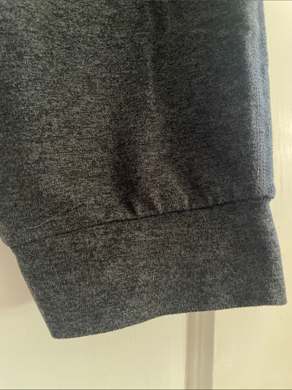Vuori Charcoal Gray Women’s Drawstring Joggers med - Picture 4 of 5